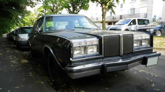 Chrysler LeBaron 1980 avant