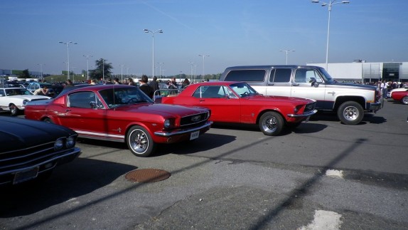 Ford Mustang red