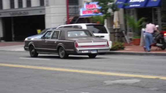 Lincoln Town Car 1985-1989