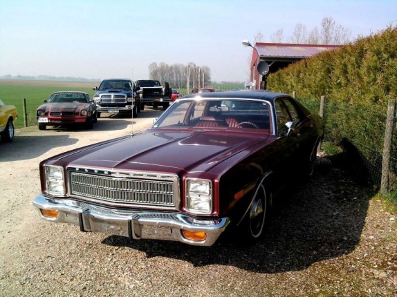 plymouth fury 1977 avant