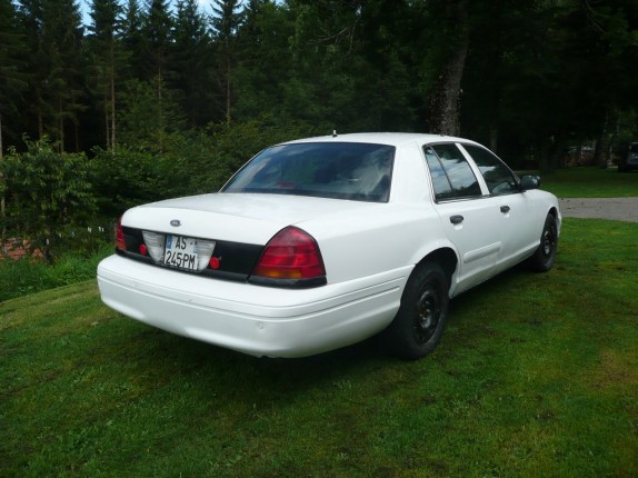 ford-crown-victoria-interceptor