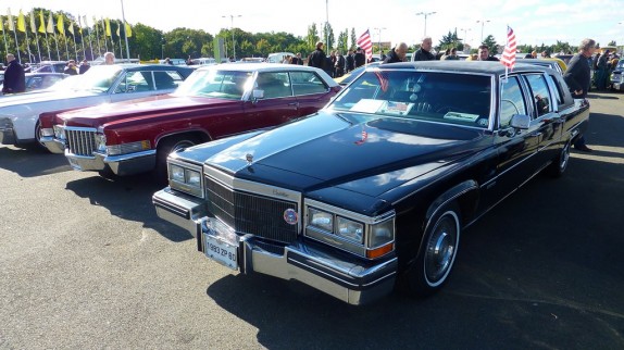 cadillac fleetwood 