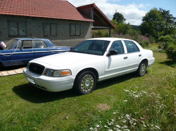 ford-crown-victoria-2003 (12)