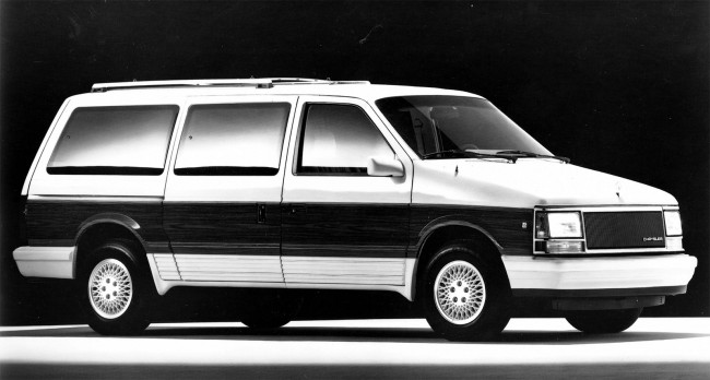 chrysler-town-country-1990
