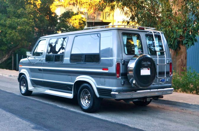ford-econoline-conversion-van-1990