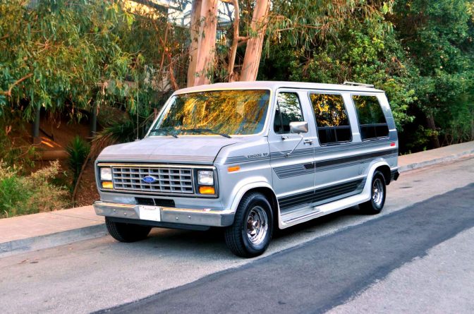 ford-econoline-conversion-van-1990-avant