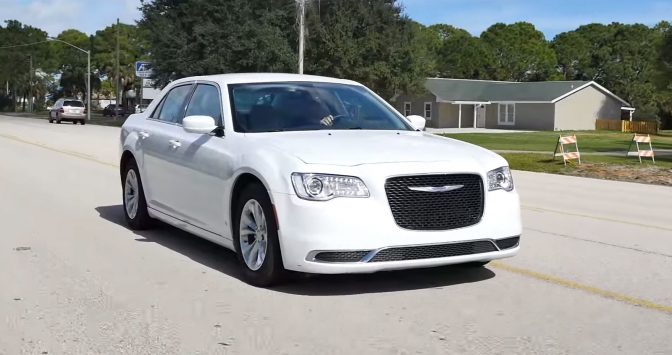 chrysler-300-2016