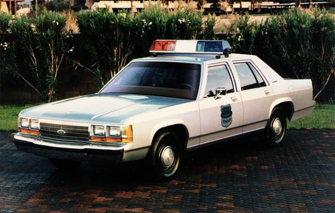 ford-ltd-crown-victoria-1988