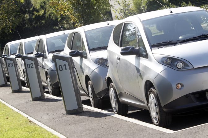 Autolib' ou la première opération séduction visant à convaincre les citadins des bienfaits de l'électrique.