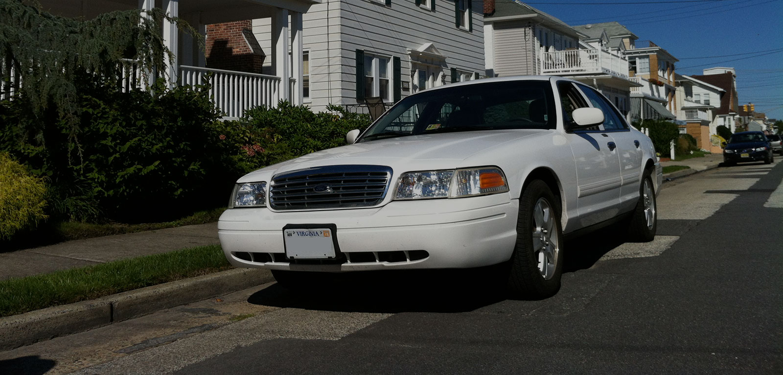 ford-crown-victoria-2011