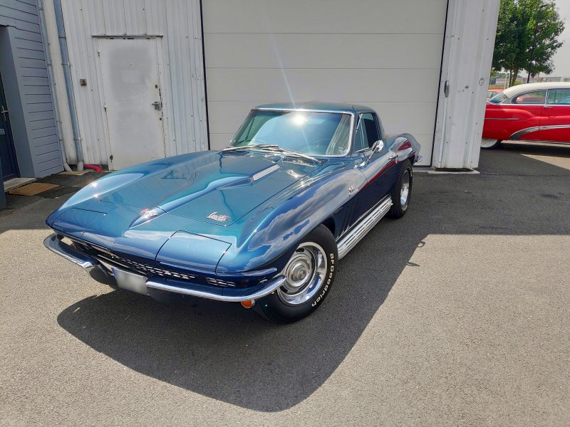 chevrolet-corvette-stingray-1966